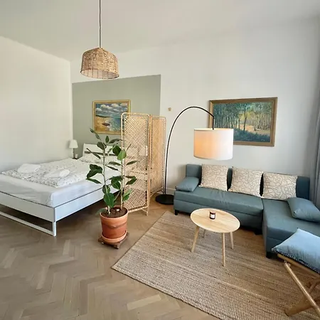 Central & Quiet - Kredytowa Apartment Daire Varşova